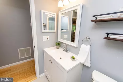Bath - 1923 Topanga Pl, Crofton, MD 21114 photo 1 of 2