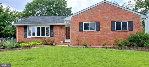 7942 Roxbury Dr, Glen Burnie, MD 21061