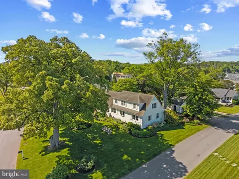 80 River Dr, Annapolis, MD 21403 photo 2