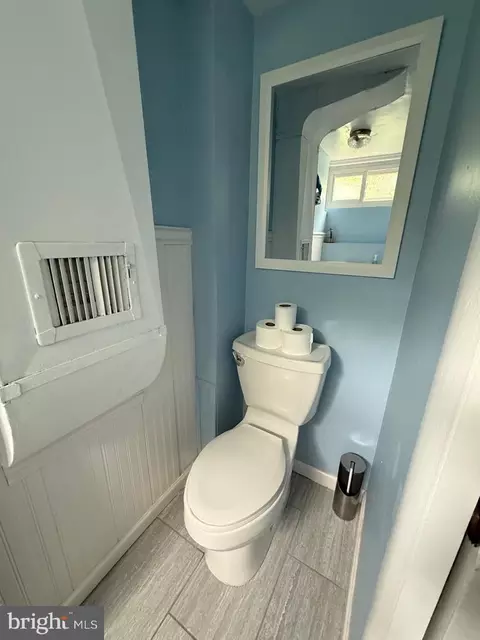 Bath - 13 Wainwright Dr, Annapolis, MD 21401 photo 2 of 3