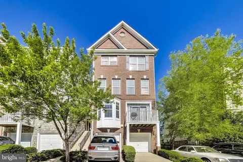 3428 Carriage Walk Ct #14-B, Laurel, MD 20724