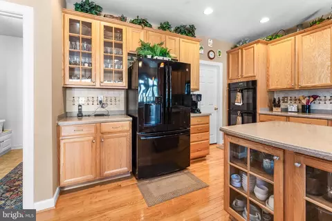 Kitchen - 7183 Somerton Ct, Hanover, MD 21076 photo 3 of 4