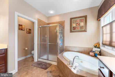 Bath - 7183 Somerton Ct, Hanover, MD 21076 photo 2 of 3