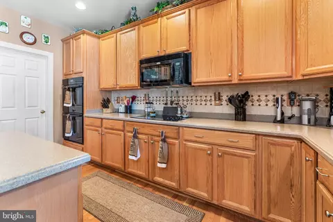 Kitchen - 7183 Somerton Ct, Hanover, MD 21076 photo 2 of 4