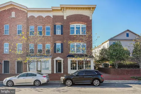 801 Skippers Ln, Annapolis, MD 21401