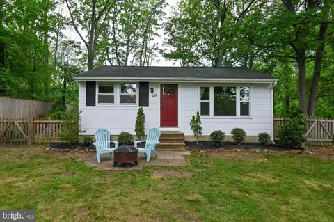 200 Southwood Rd, Pasadena, MD 21122