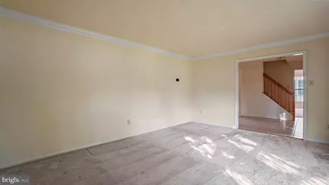 Living - 2710 Strongs Ct, Crofton, MD 21114 photo 6 of 6