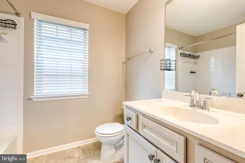 Bath - 1508 Katla Ct, Hanover, MD 21076 photo 4 of 6