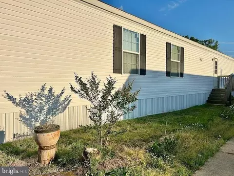 26 2nd Street St, Lothian, MD 20711 photo 3