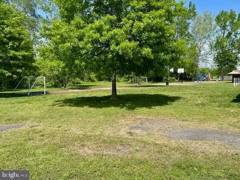 26 2nd Street St, Lothian, MD 20711 photo 26
