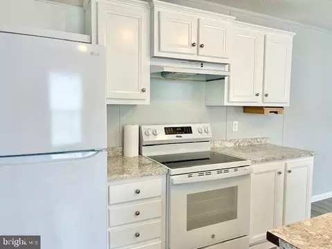 26 2nd Street St, Lothian, MD 20711 photo 4