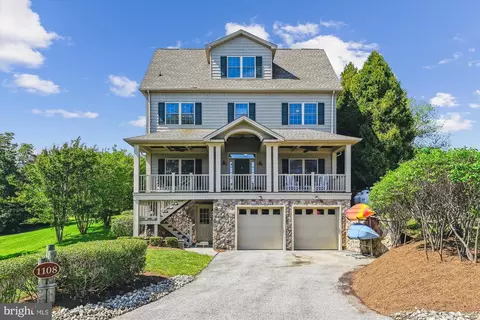 1108 Hull Dr, Edgewater, MD 21037