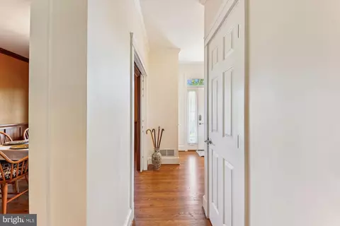 Entry Way - 1108 Hull Dr, Edgewater, MD 21037 photo 4 of 9