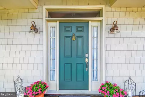 Entry Way - 1108 Hull Dr, Edgewater, MD 21037 photo 1 of 9