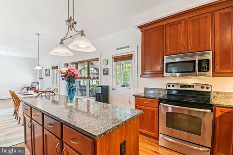 Kitchen - 1108 Hull Dr, Edgewater, MD 21037 photo 4 of 4