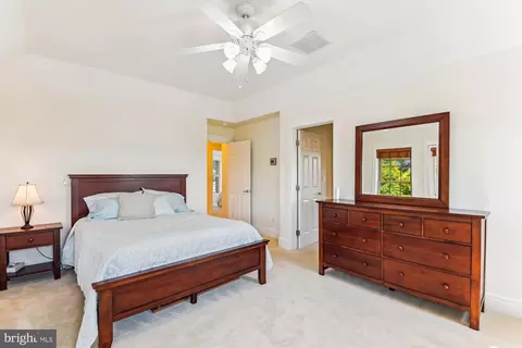 Bedroom - 1108 Hull Dr, Edgewater, MD 21037 photo 8 of 14