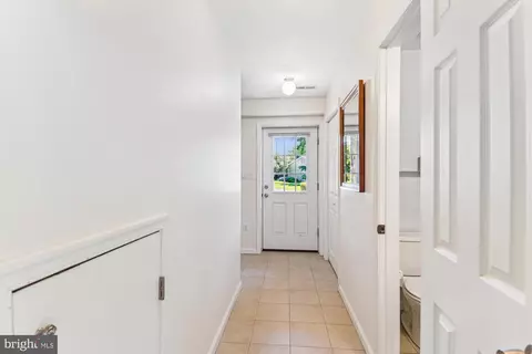Entry Way - 1108 Hull Dr, Edgewater, MD 21037 photo 8 of 9