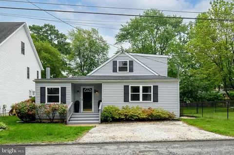 Exterior - 921 Hillside Ave, Edgewater, MD 21037 photo 2 of 12