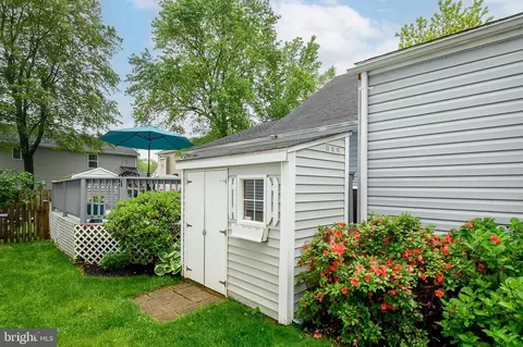 Exterior - 921 Hillside Ave, Edgewater, MD 21037 photo 7 of 12