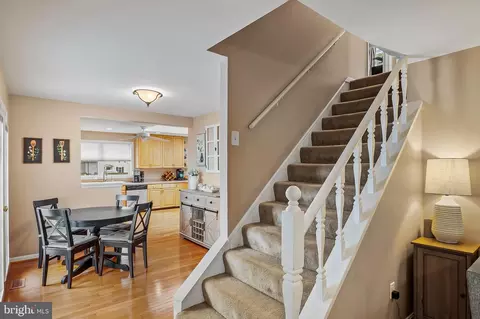 Entry Way - 921 Hillside Ave, Edgewater, MD 21037 photo 2 of 2
