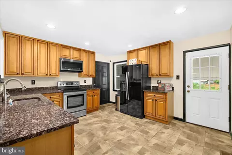 7965 Tick Neck Rd, Pasadena, MD 21122 photo 10