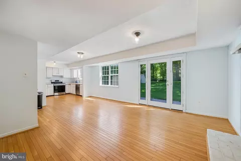 Living - 1337 Blackwalnut Ct, Annapolis, MD 21403 photo 1 of 1