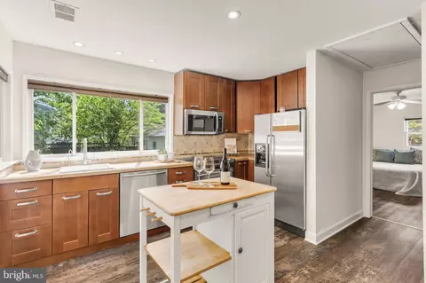 Kitchen - 735 Shore Dr, Edgewater, MD 21037 photo 2 of 2