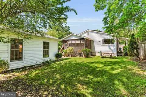Exterior - 735 Shore Dr, Edgewater, MD 21037 photo 4 of 5