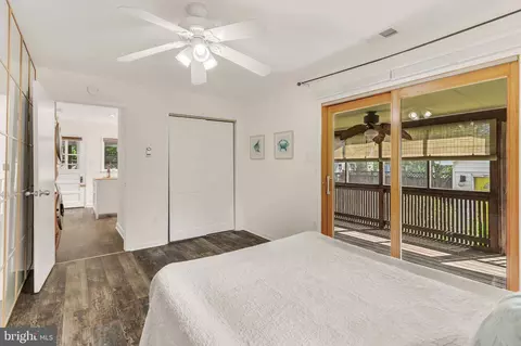 Bedroom - 735 Shore Dr, Edgewater, MD 21037 photo 3 of 5