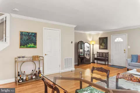 Entry Way - 23 Linden Ave, Annapolis, MD 21401 photo 2 of 7