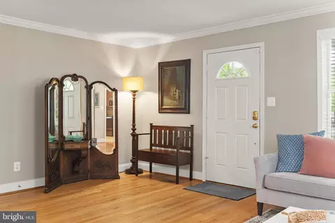 Entry Way - 23 Linden Ave, Annapolis, MD 21401 photo 1 of 7