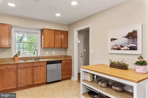 Kitchen - 23 Linden Ave, Annapolis, MD 21401 photo 4 of 4
