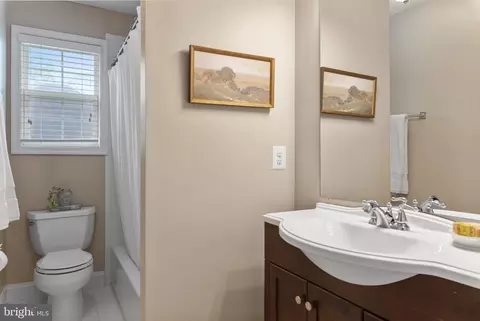 Bath - 23 Linden Ave, Annapolis, MD 21401 photo 2 of 2