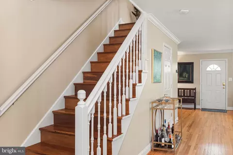 Entry Way - 23 Linden Ave, Annapolis, MD 21401 photo 5 of 7