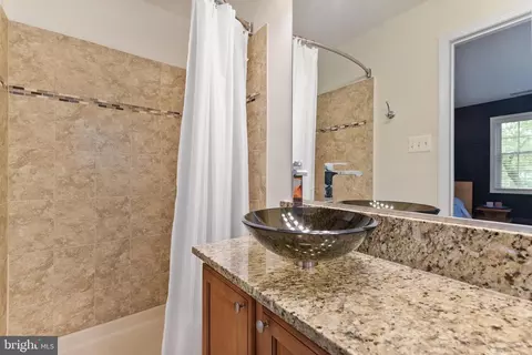 Bath - 23 Linden Ave, Annapolis, MD 21401 photo 1 of 2