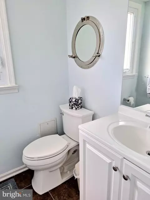 Bath - 839 Shore Dr, Edgewater, MD 21037 photo 1 of 4