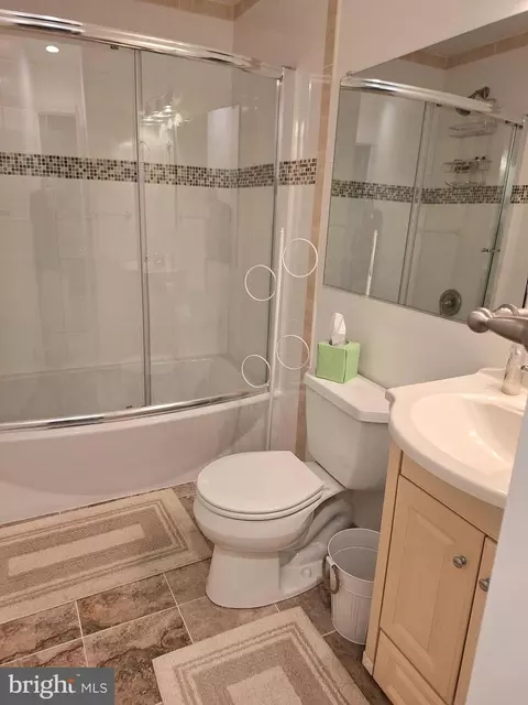 Bath - 839 Shore Dr, Edgewater, MD 21037 photo 4 of 4