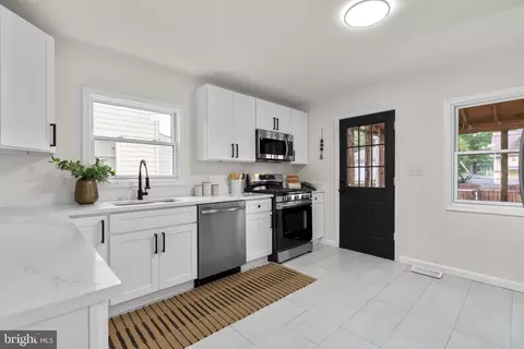 2 4th Ave, Baltimore, MD 21225 photo 12