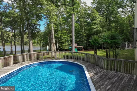 312 Eagle Hill Rd, Pasadena, MD 21122