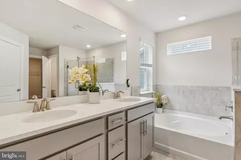 Entry Way - 2841 Broad Wing Dr, Odenton, MD 21113 photo 6 of 8