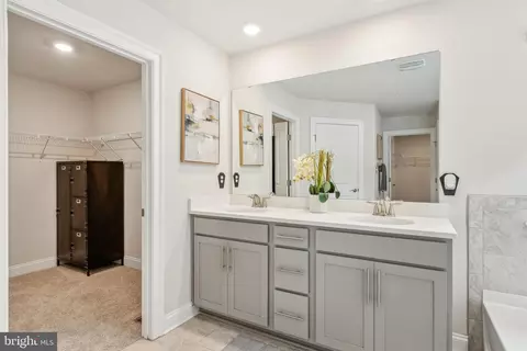 Entry Way - 2841 Broad Wing Dr, Odenton, MD 21113 photo 5 of 8