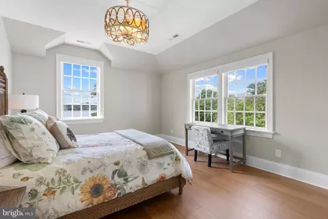 Bedroom - 1241 Cherry Tree Ln, Annapolis, MD 21403 photo 4 of 5