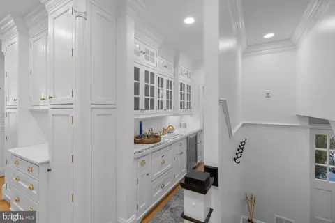 Entry Way - 1241 Cherry Tree Ln, Annapolis, MD 21403 photo 2 of 3