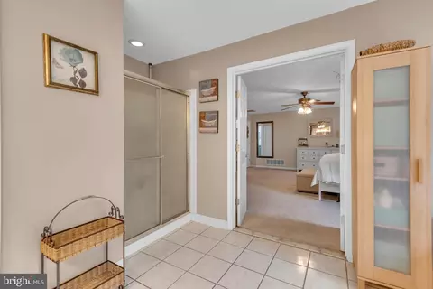 Entry Way - 8139 Showcase Ct, Pasadena, MD 21122 photo 8 of 12
