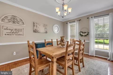 Dining - 8139 Showcase Ct, Pasadena, MD 21122 photo 2 of 5