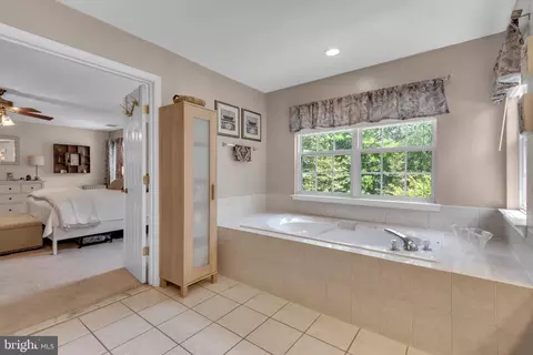 Bath - 8139 Showcase Ct, Pasadena, MD 21122 photo 3 of 6