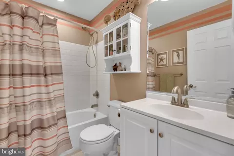Bath - 8139 Showcase Ct, Pasadena, MD 21122 photo 5 of 6