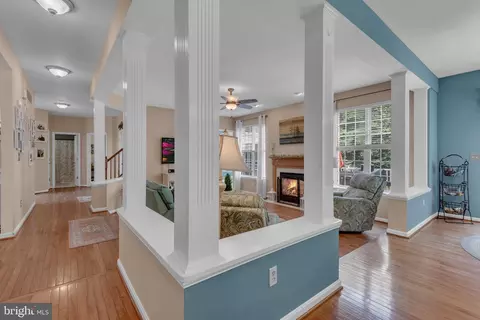 Entry Way - 8139 Showcase Ct, Pasadena, MD 21122 photo 3 of 12