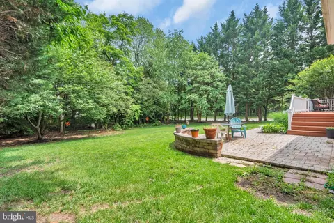 Exterior - 8139 Showcase Ct, Pasadena, MD 21122 photo 6 of 13