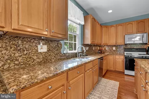 Kitchen - 8139 Showcase Ct, Pasadena, MD 21122 photo 4 of 6